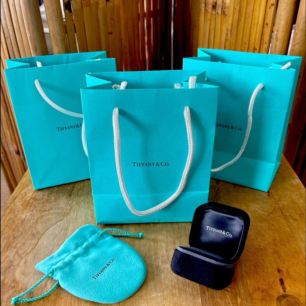 • Tiffany & Co. box + bags •